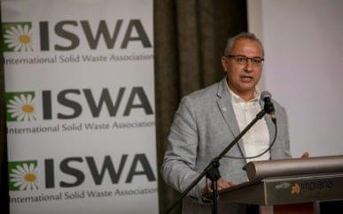 ISWA-president Antonis Mavropoulos delte sine framtidsvisjoner i et totimers foredrag i Avfall Norges lokaler.