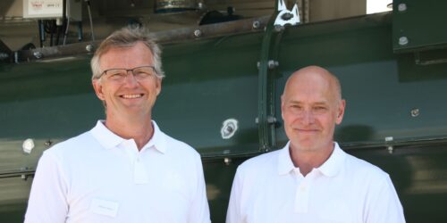 En stor dag for Oddbjørn Bergem (t.v.) og Hans Christian Westrum da SoilSaver20 ble lansert for et stort antall frammøtte på Ås.