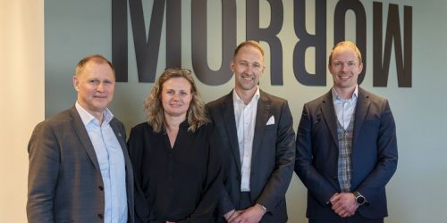 F.v. Lars Christian Bacher, CEO, og Stina Torjesen, Sustainability Director ved Morrow, Christian Lian, COO Stena Recycling Norge, og Marcus Martinsson, Product Area Manager Batteries ved Stena Recycling Group. Foto Stena Recycling