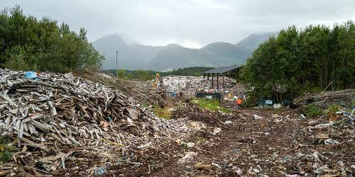 Avfallshåndteringen hos Miljøservice Eide i tettstedet Eide i Hustadvika kommune omtales som landets trolig største miljøskandale i sitt slag.