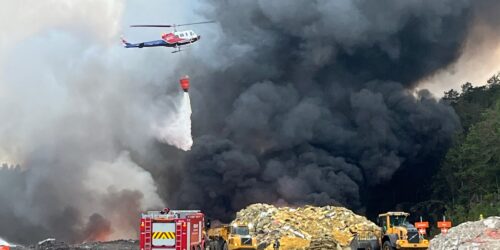 Brannhelikopteret bisto i brannen. Foto: Politiet